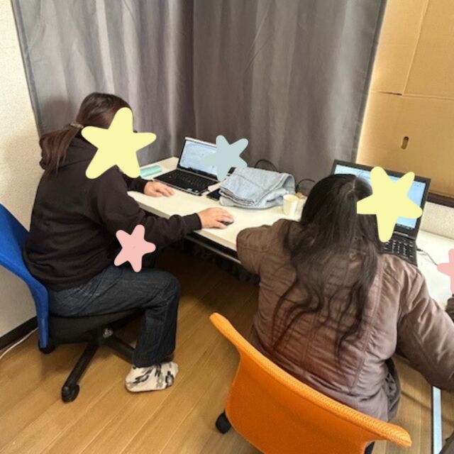 こんにちは、ジョブタス東仙台です😊👕

本日の作業の一部です👏
メルカリに出品する練習中です。
実際に出品する服の写真撮影を行い、
どうタイトルを付けてどういう文章で
出品すればいいのか考えながら練習をしております。

ここで出品スキルを身に着ければ
プライベートでもフリマアプリで出品できるかも？！

気になった方はぜひ一度ジョブタス東仙台へ
お問い合わせください💁‍♀️

-----✂-----------------------------------------

🏠ジョブタス東仙台　★東仙台駅すぐそば！
〒983-0833　仙台市宮城野区東仙台1丁目7-1
☎022-355-6325
【営業時間：9：00～17：00／月～金曜日】

#ジョブタス東仙台 #就労支援B型 #福祉 #障害福祉 #無料送迎 #昼食無料提供 #仙台 #ハンドメイド #製作 #軽作業 #古着 #古本 #メルカリ #昼食無料 #送迎無料 #利用者様募集中 #見学体験受付中 #エフリング
