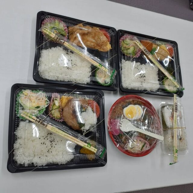 こんにちは☺️

今日の八幡ランチです

今日は久しぶりのお弁当でした

おろしハンバーグがボリュームがありとても美味しかったです😊

#今日のランチ
#ランチ
#ランチ見せっこ
#弘前ランチ
#昼食
#やっぱりアイスクリーム