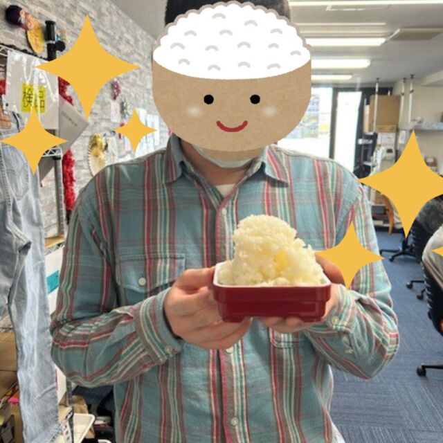 こんにちは、ジョブタス東仙台です！

今月より昼食のお弁当提供が変更になりました！
今まではご飯込みのお弁当でしたが、
おかずとご飯が別盛りになっており
食べたい量だけ調整してご飯が食べられます🍚

いつも大盛りご飯な利用者さん、
にこにこ笑顔で完食でした✨

-----✂-----------------------------------------

🏠ジョブタス東仙台　★東仙台駅すぐそば！
〒983-0833　仙台市宮城野区東仙台1丁目7-1
☎022-355-6325
【営業時間：9：00～17：00／月～金曜日】

#ジョブタス東仙台 #就労支援B型 #福祉 #障害福祉 #無料送迎 #昼食無料提供 #仙台 #ハンドメイド #製作 #軽作業 #古着 #古本 #昼食無料 #送迎無料 #利用者様募集中 #見学体験受付中 #エフリング
