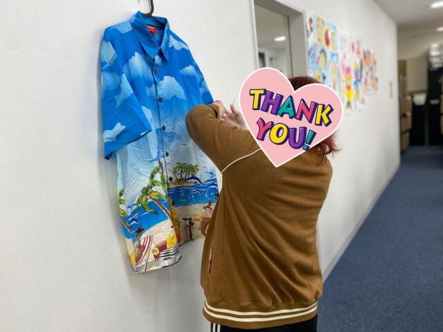 出品するために写メを撮るところです！
現物を見れないため伝わる様に
工夫をして写メを撮ります📸✨
わからないところなどは
この様に一緒におこないまーす👓！

*･゜ﾟ･*:.｡..｡.:*･'･*:.｡. .｡.:*･゜ﾟ･*

♡♡お問い合わせ先∩^ω^∩♡

🏢宇都宮市桜2丁目2-35
メッツさくら1F
☎️0286668206
💌jobtas.sakura@gmail.com

･*:.｡. .｡.:*･゜ﾟ･* *･゜ﾟ･*:.｡..｡.:*･'

#ジョブタス宇都宮さくら事業所
#エフリング#就労継続支援b型　
#hp見てね
#空きあります
#利用者　#募集中
#資格
#資格取得 #mos #pc
#pc学びたい
#発達　#adhd #ads #精神
#疾患　#お問い合わせください
#お気軽に