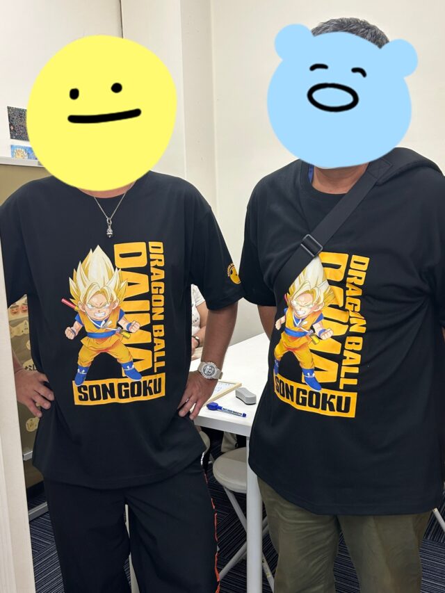 ・
こんにちは、ジョブタス千城台東事業所です🐸

いつも仲良しの２人組👭
なんとペアルック！！（笑）
「みんなをびっくりさせようと思って２人で買ったんだ～」と話してました😂
それにしてもよく似合ってる！最高です👏👏

＃エフリング　＃ジョブタス　＃ペアルック　＃仲良しすぎる　＃私もお揃いにしたい　＃どこで買ったの？