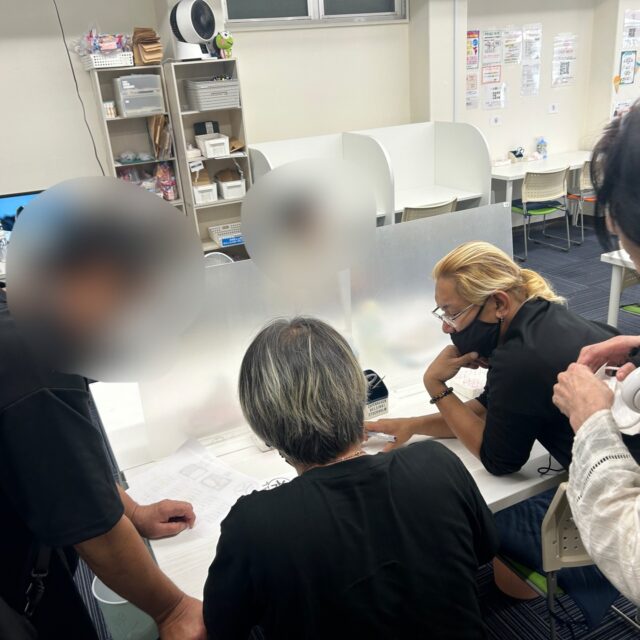 ・
こんにちは、ジョブタス千城台東事業所です🐸

再来週から新しいお弁当になるんですが、
休憩時間にみんなで選んでいる様子です😊

再来週からお弁当が楽しみですねー！！

＃エフリング　＃ジョブタス　＃お弁当　＃楽しみ　＃美味しいといいね