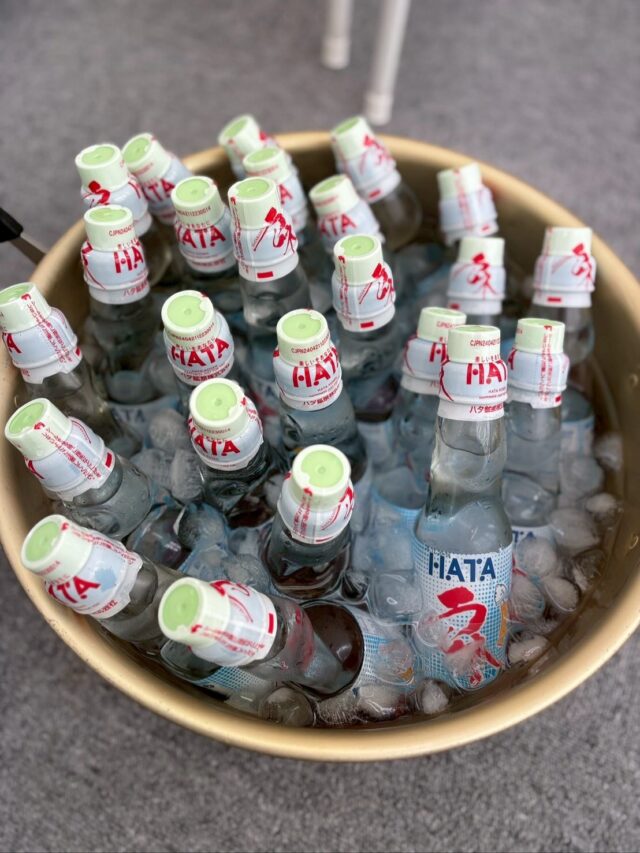 夏祭りイベントでした✨
提灯が揺れる中、皆んなで夏の思い出を作ることが出来ました。
お祭りを盛り上げて下さった方々、本当にありがとうございました😊
皆んなの楽しそうな笑顔と、「楽しかった！」という新しい新しい温かい言葉が、何よりの励みになります。
心から感謝を込めて。
#ジョブタス長吉長原東#就労支援#B型#手作りアクセサリー#平野区就労支援#就労b#ハンドメイド#在宅#軽作業#就労訓練#日当保証#無料送迎