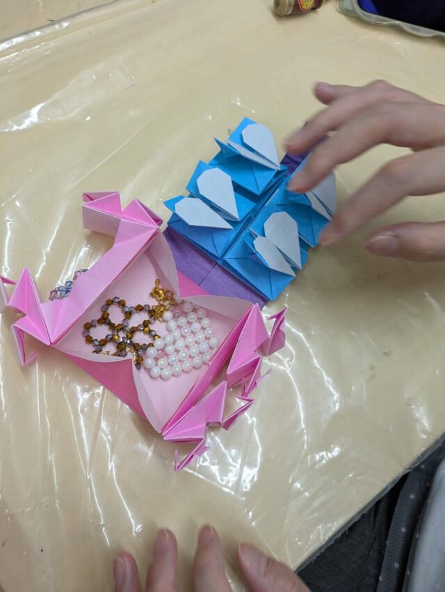 アクセサリー入れ作っちゃいました😊

可愛いは世界を救う！💎

ジョブタス駒川事業所も世界を救いたい😌

#エフリング #就労継続支援ｂ型事業所 #就労継続支援ｂ型 #作業所 #アクセサリー
