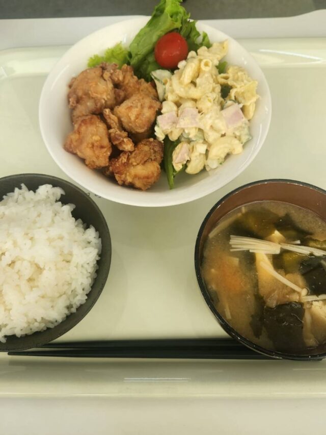 昨日の事業所のご飯は、唐揚げでした✨
暑いのでスタミナ付けたいですね🌻
#ジョブタス長吉長原東#就労支援#B型#手作りアクセサリー#平野区就労支援#就労b#ハンドメイド#在宅#軽作業#就労訓練#日当保証#無料送迎