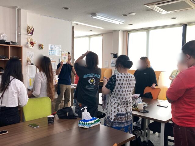 三連休が終わってしまいましたね
今週もよろしくお願いします☺️

今日は、もしもの災害に備えて避難訓練を行いました。
実際に歩いて、避難経路をしっかりと確認することができました。

「道を知っておくことの大切さ」を改めて実感。
いざというときに、利用者様・職員一同が落ち着いて行動できる様、日頃から意識していきます！
#ジョブタス長吉長原東#就労支援#B型#手作りアクセサリー#平野区就労支援#就労b#ハンドメイド#在宅#軽作業#就労訓練#日当保証#無料送迎#避難訓練#防災対策#備えあれば憂いなし