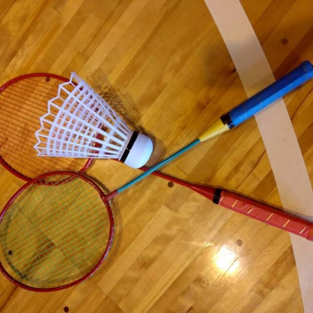 こんにちは　エフリング弘前です(*^^*)
先週、レクを行いました。
午前の部は体育館でスポーツ体験🏓🏸🏐
バドミントンやバレーなどそれぞれ楽しみました。
利用者さんより張り切りすぎて
筋肉痛になったスタッフAでした(ゝω・) 笑

午後はゲーム大会。
トランプや黒ひげ危機一発などなど
テーブルごとに遊びました(^O^)
みなさん楽しんでくれたようで何より✨

エフリング弘前では
見学や体験を受け付けています。
お気軽にお問い合わせください！
☎0172-55-8860
#就労継続支援B型
#障害者支援
#弘前