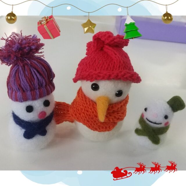 ジョブタス東仙台です！

利用者さん作品の紹介です✔

羊毛フェルトのかわいい雪だるま⛄
帽子とマフラーはなんと刺繍糸！
刺繍糸で編めるんだ～とスタッフ関心していると
なんと編み棒は割り箸！！！🤣🤣
器用に編まれていて感心です✨

----✂-----------------------------------------

🏠ジョブタス東仙台　★東仙台駅すぐそば！
〒983-0833　仙台市宮城野区東仙台1丁目7-1
☎022-355-6325
【営業時間：9：00～17：00／月～金曜日】

#ジョブタス東仙台 #就労支援B型 #福祉 #障害福祉 #無料送迎 #昼食無料提供 #仙台 #ハンドメイド #製作 #軽作業 #古着 #古本 #昼食無料 #送迎無料 #利用者様募集中 #見学体験受付中 #エフリング