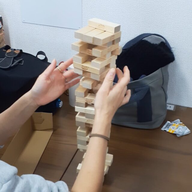 1月イベント「初詣🕺㊗️」

え～・・・大雪のため中止となりました～(;^ω^)

事業所でボードゲーム大会へ変更！

みなさんそれぞれ好きなボードゲームで遊んでまったりしました🍊

こんな日があっても・・いいよね・・🍵

来月はどんなイベントかな～

ジョブタス弘前八幡事業所では楽しいイベントも月1で開催しております！！利用者さん募集中です('◇')ゞ
送迎あります('◇')ゞ

#ジョブタス弘前八幡事業所
#就労支援 　#就労支援b型 #大雪　#おうち時間　#こたつにみかん　#初詣　#ボードゲーム