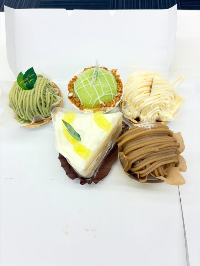 こんにちは😊ジョブタス千城台東事業所です！
サビ管からの差し入れ第◯◯回❣️

ケーキの差し入れを頂きました🥰
従業員一同美味しいケーキを食べて週末の疲れも吹き飛び笑顔になりました！

いつもありがとうございます♪

#ジョブタス千城台東事業所#エフリング
# B型就労#福祉事業所
#差し入れ