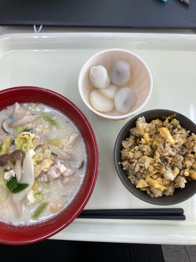 今日のお昼ご飯は高菜ご飯と豆乳鍋、大福でした
ほっこり温まりました〜🍂
#ジョブタス長吉長原東#就労支援B型#手作りアクセサリー#軽作業#ランチ